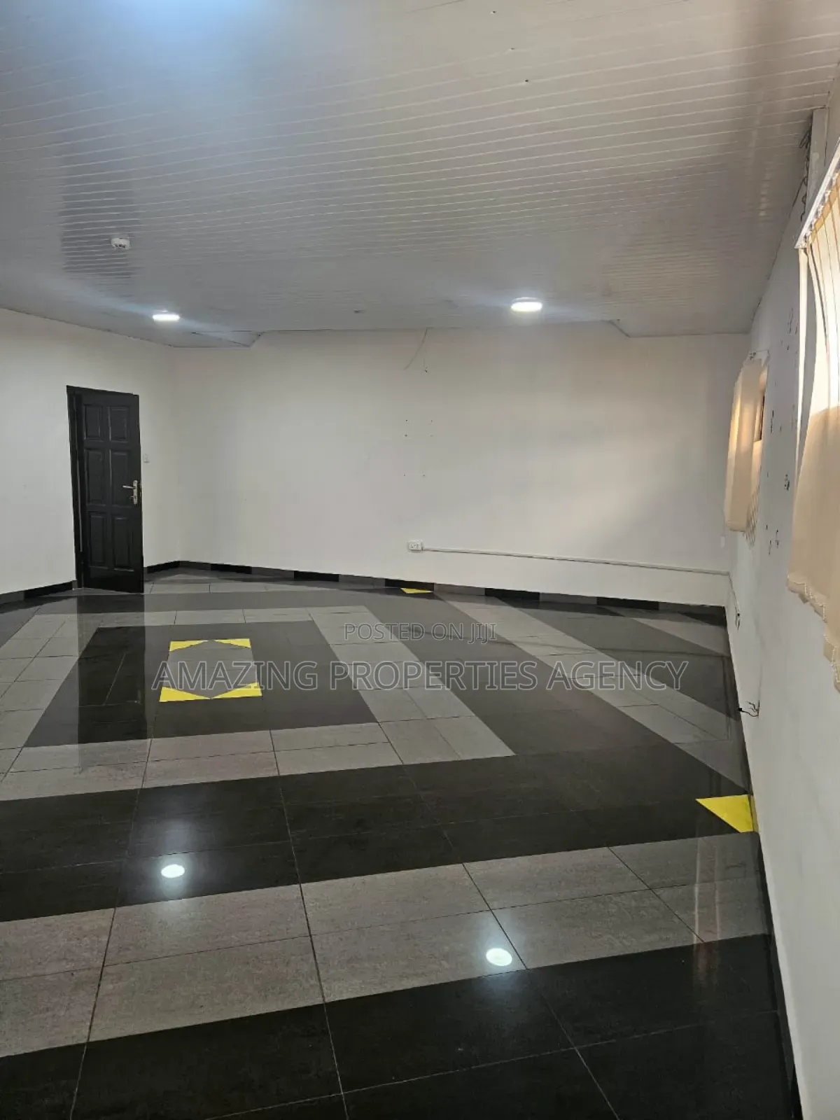 Commercial Property for Rent at Airport