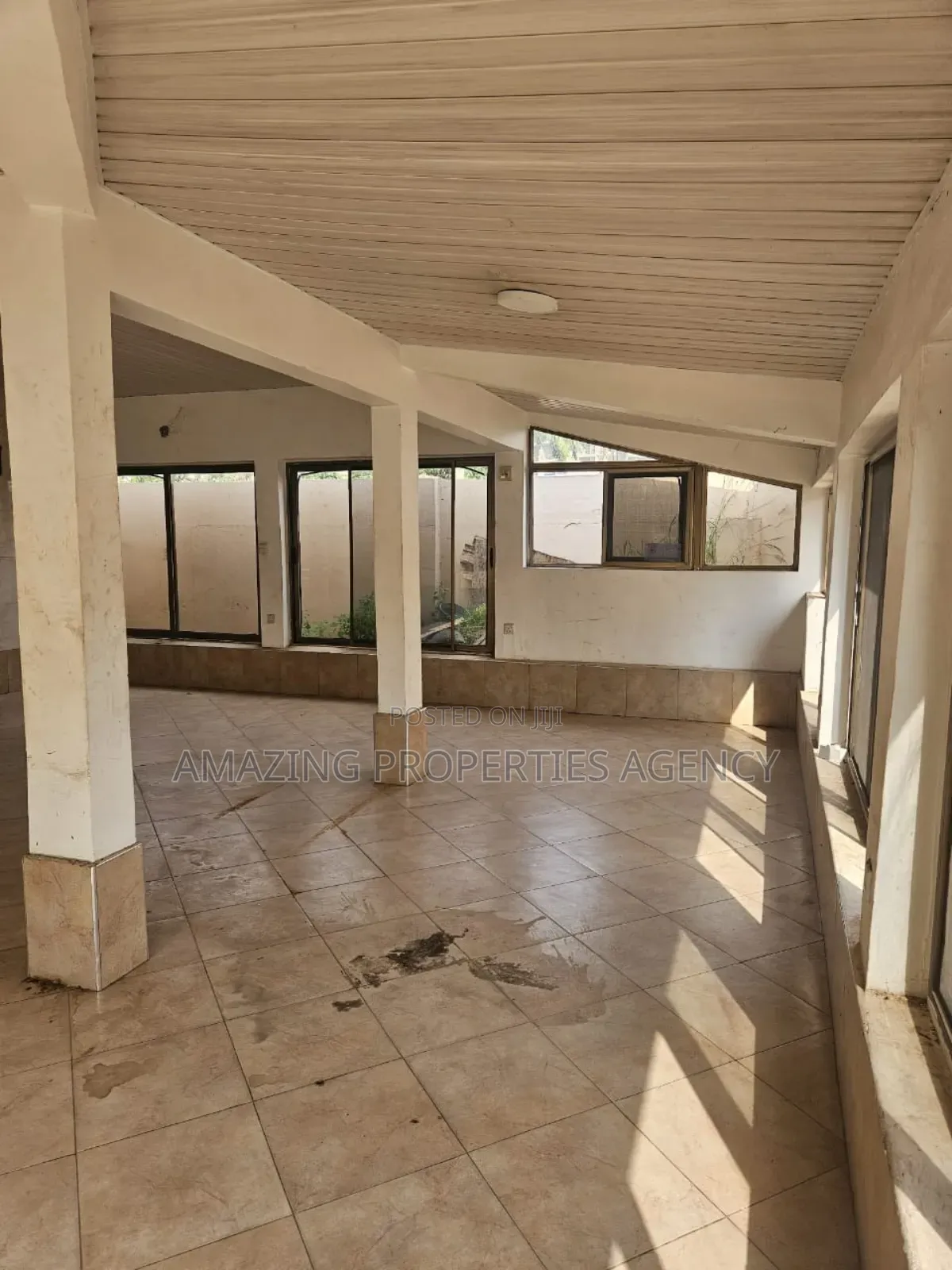 Commercial Property for Rent at Airport