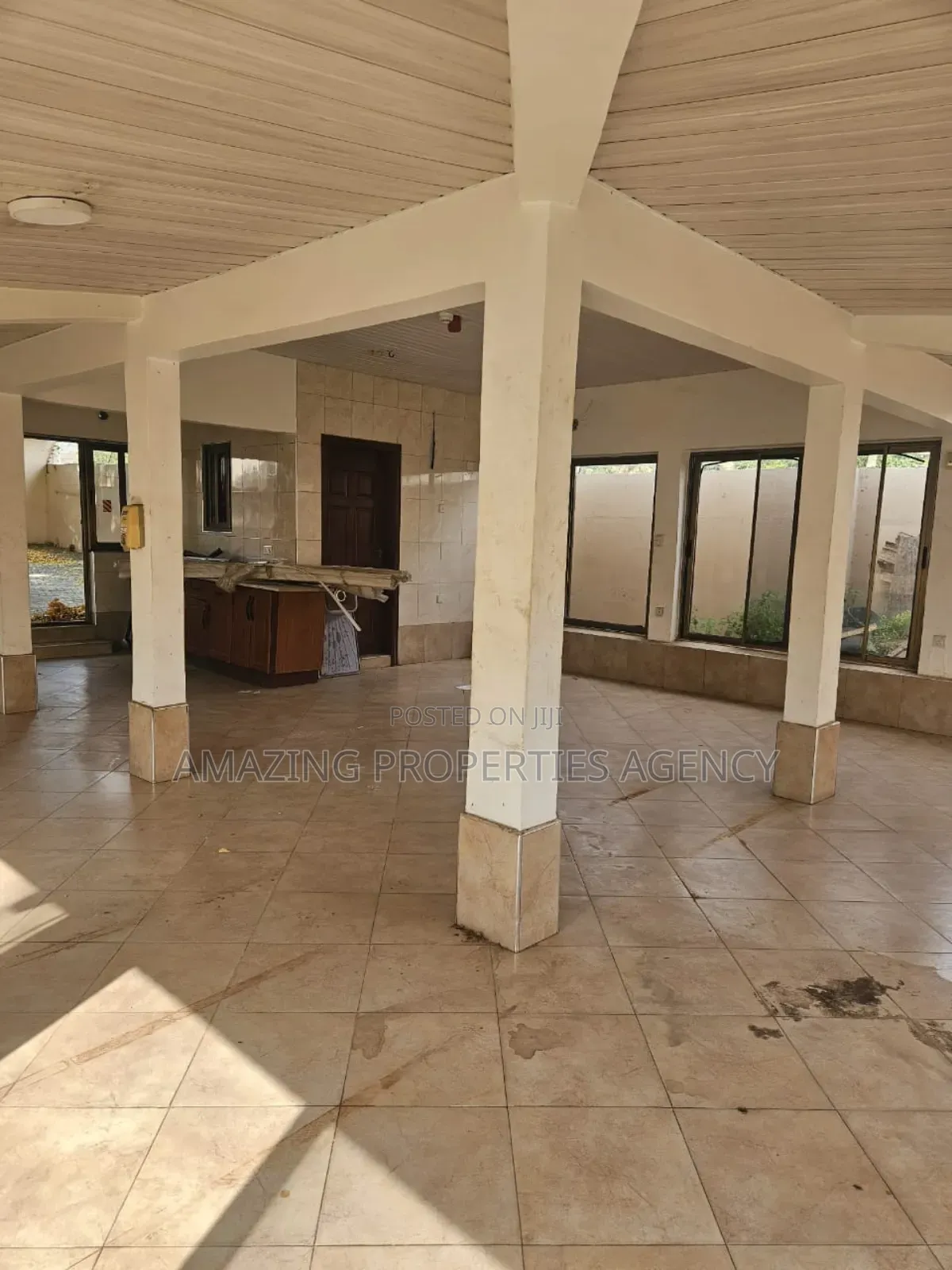 Commercial Property for Rent at Airport