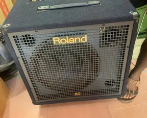 Roland Kc-550 Keyboard Combo