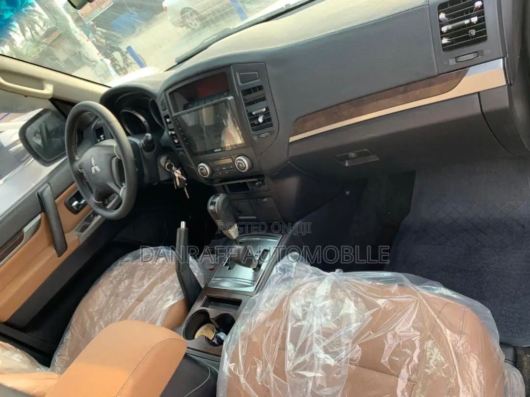 Mitsubishi Pajero 3.2 Di-Dc GLS 2011 Silver