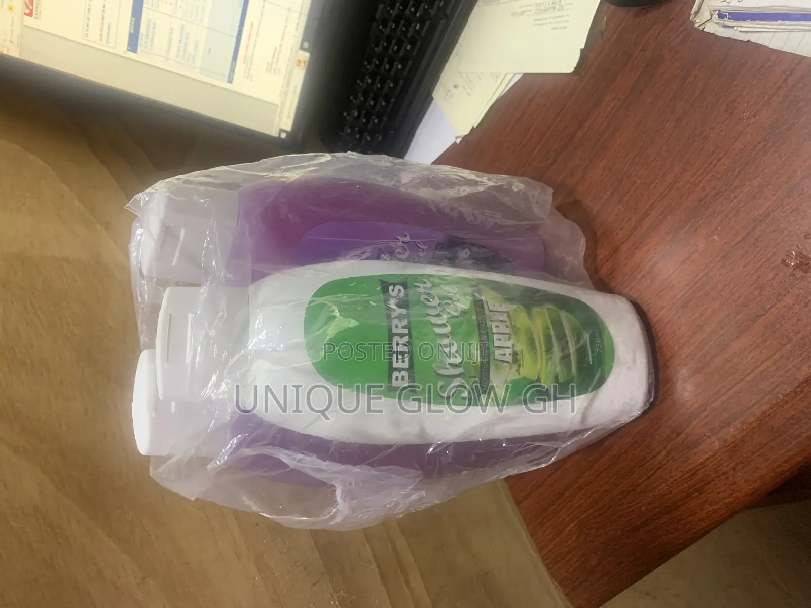 Perfumed Showergel Moisturizeprotect Skin, Clears Darkspots