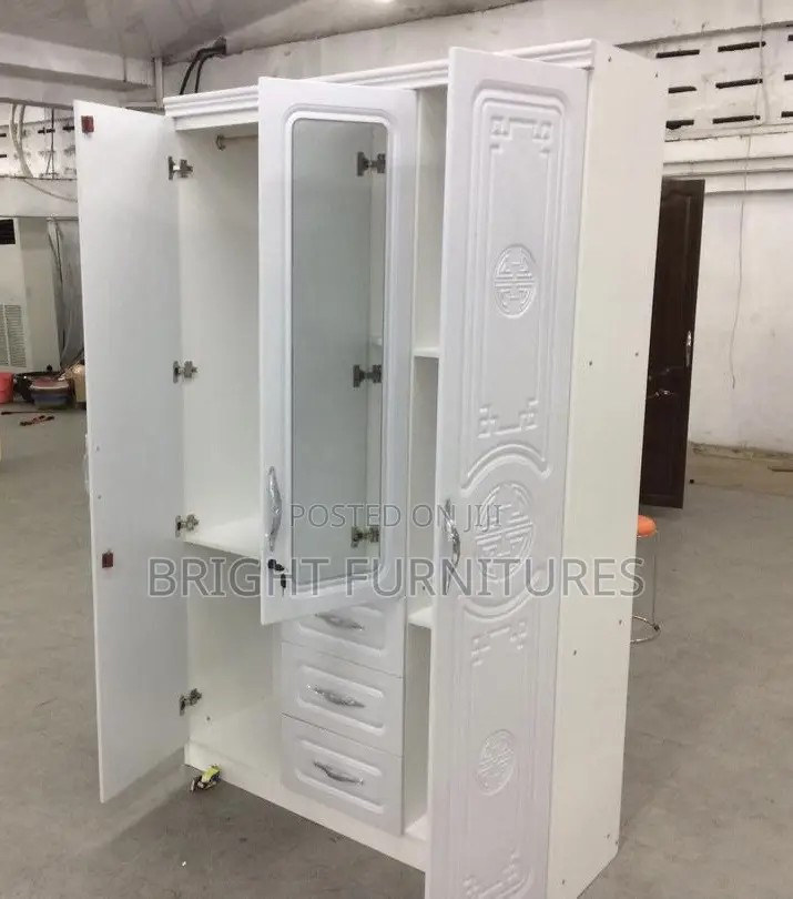 Foreign Three Doors Wardrobe With Mirror