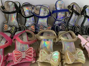 Girl’S Sandals