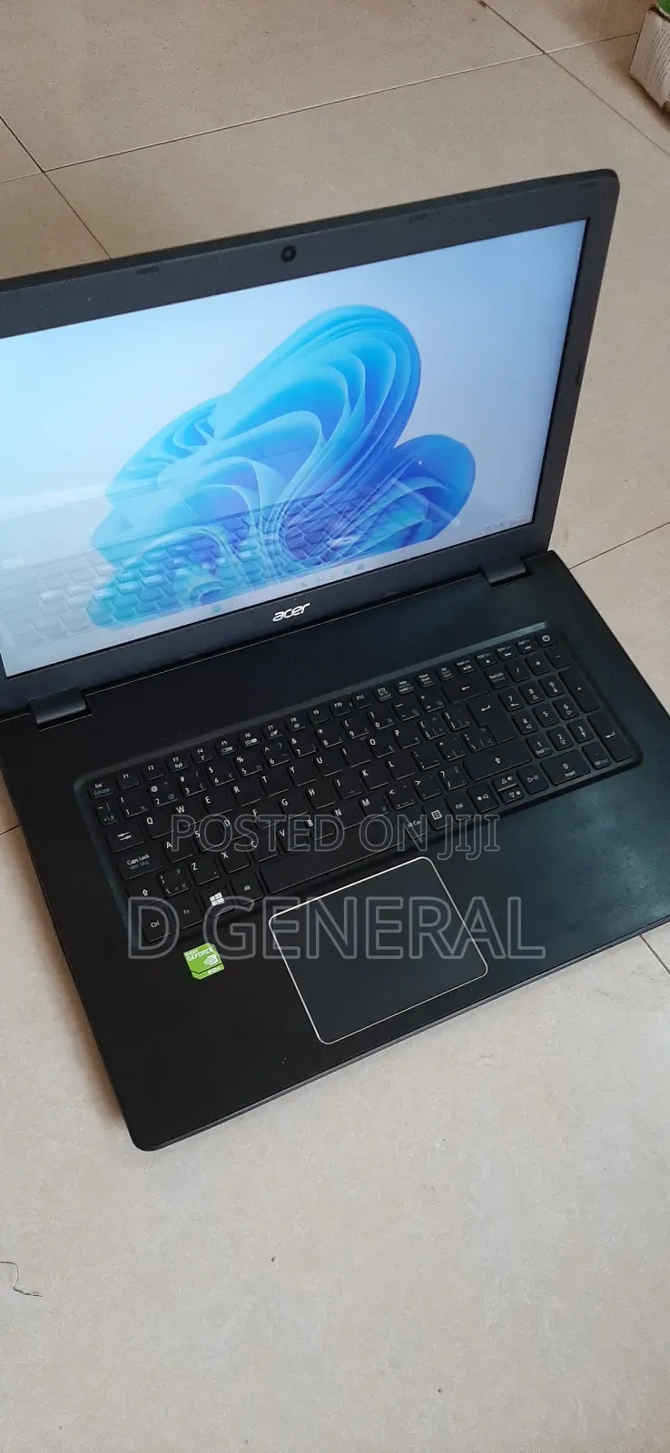 Laptop Acer Aspire E5-774 12GB Intel Core I5 HDD+SSD 1T