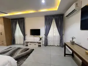 4bdrm Bungalow in Skm, Airport Residential Area for sale