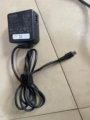 Toshiba Type C Laptop Adapter/Charger 5v9v12v~3A