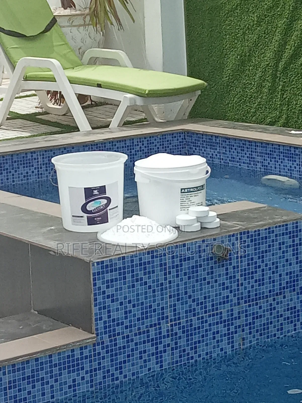 Reliable Pool Cleaning Water Treatment for Sparkling Pools
