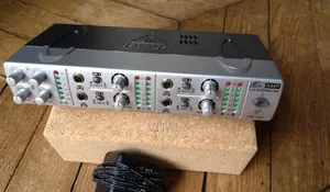 Headphones Amplifier Behringer AMP800