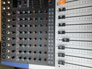 8- Channel Kv Mixer/Yamaha