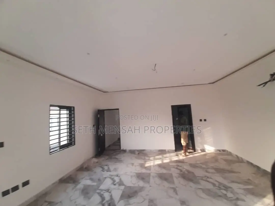 4bdrm House in Skm, East Legon for sale
