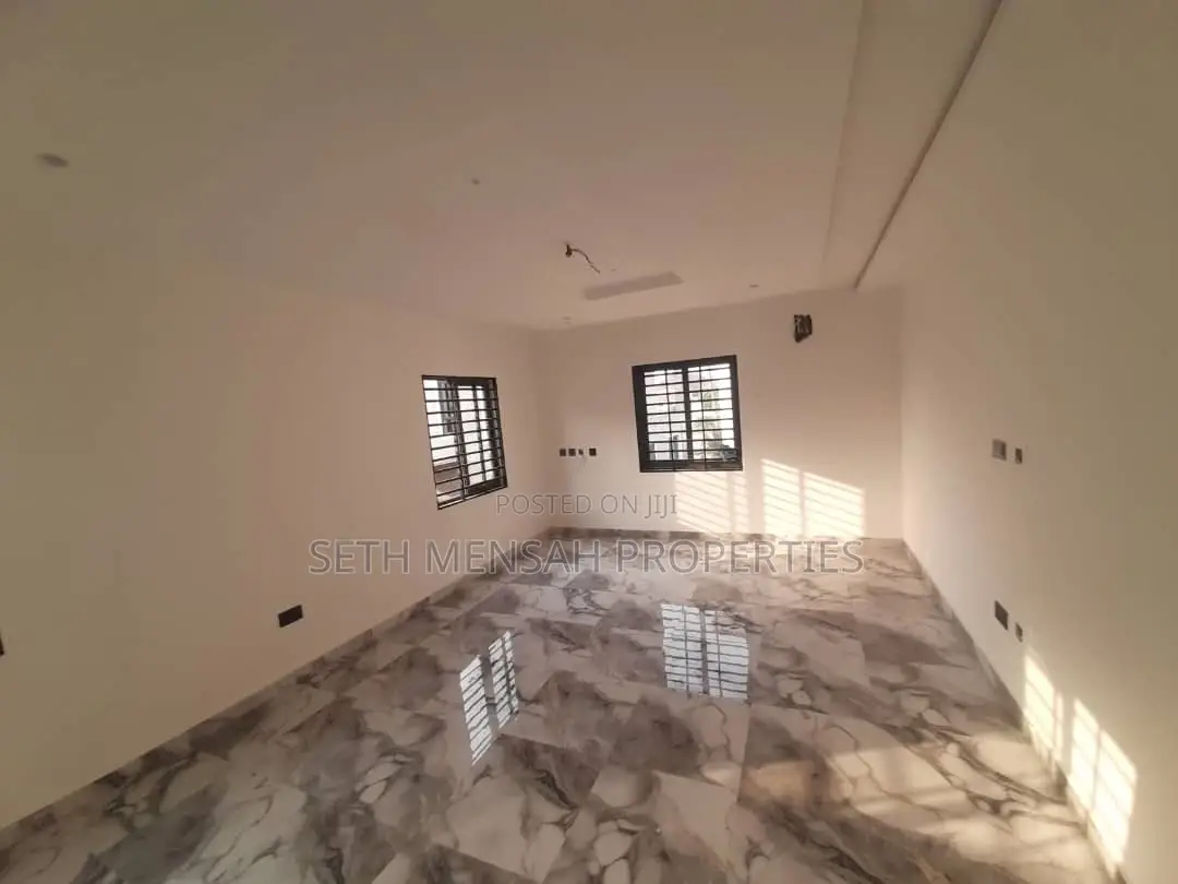 4bdrm House in Skm, East Legon for sale