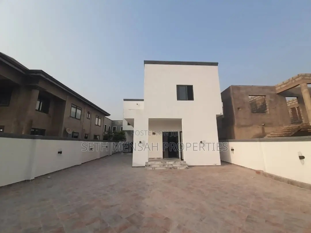 4bdrm House in Skm, East Legon for sale