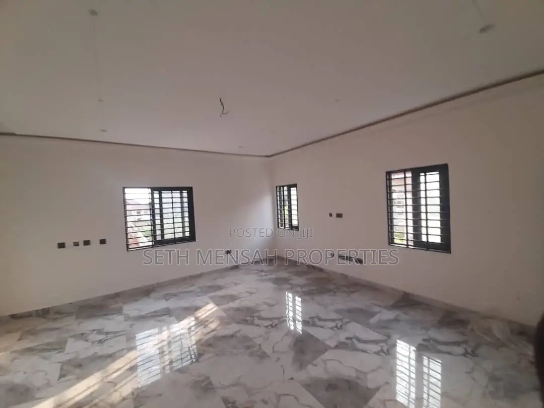 4bdrm House in Skm, East Legon for sale