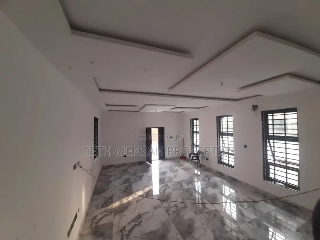 4bdrm House in Skm, East Legon for sale