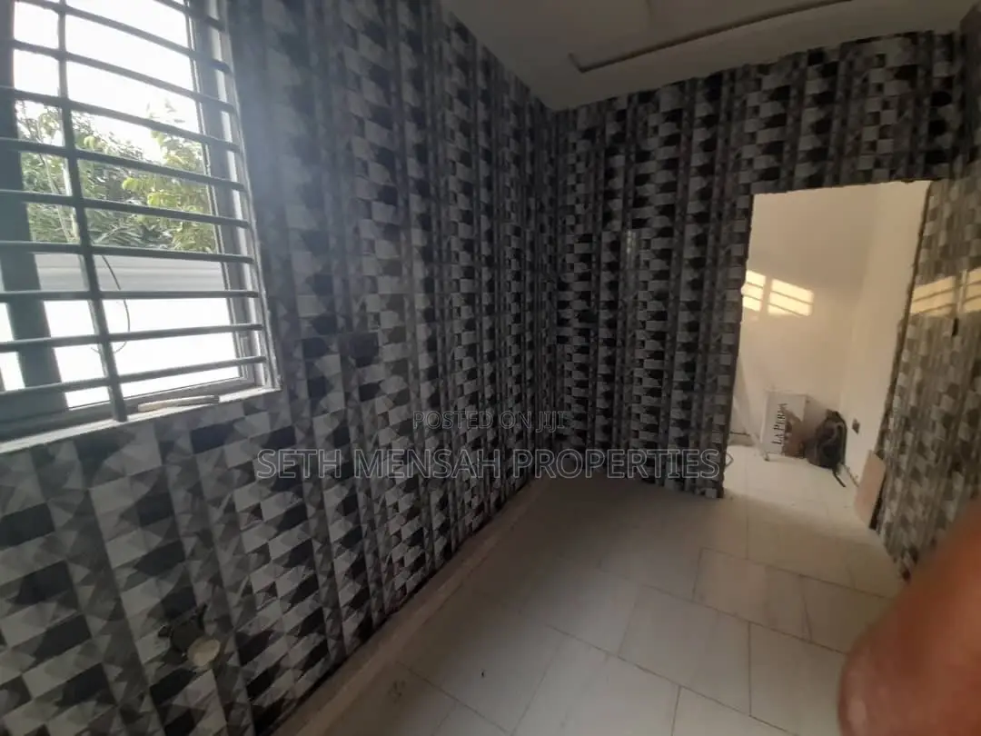 4bdrm House in Skm, East Legon for sale