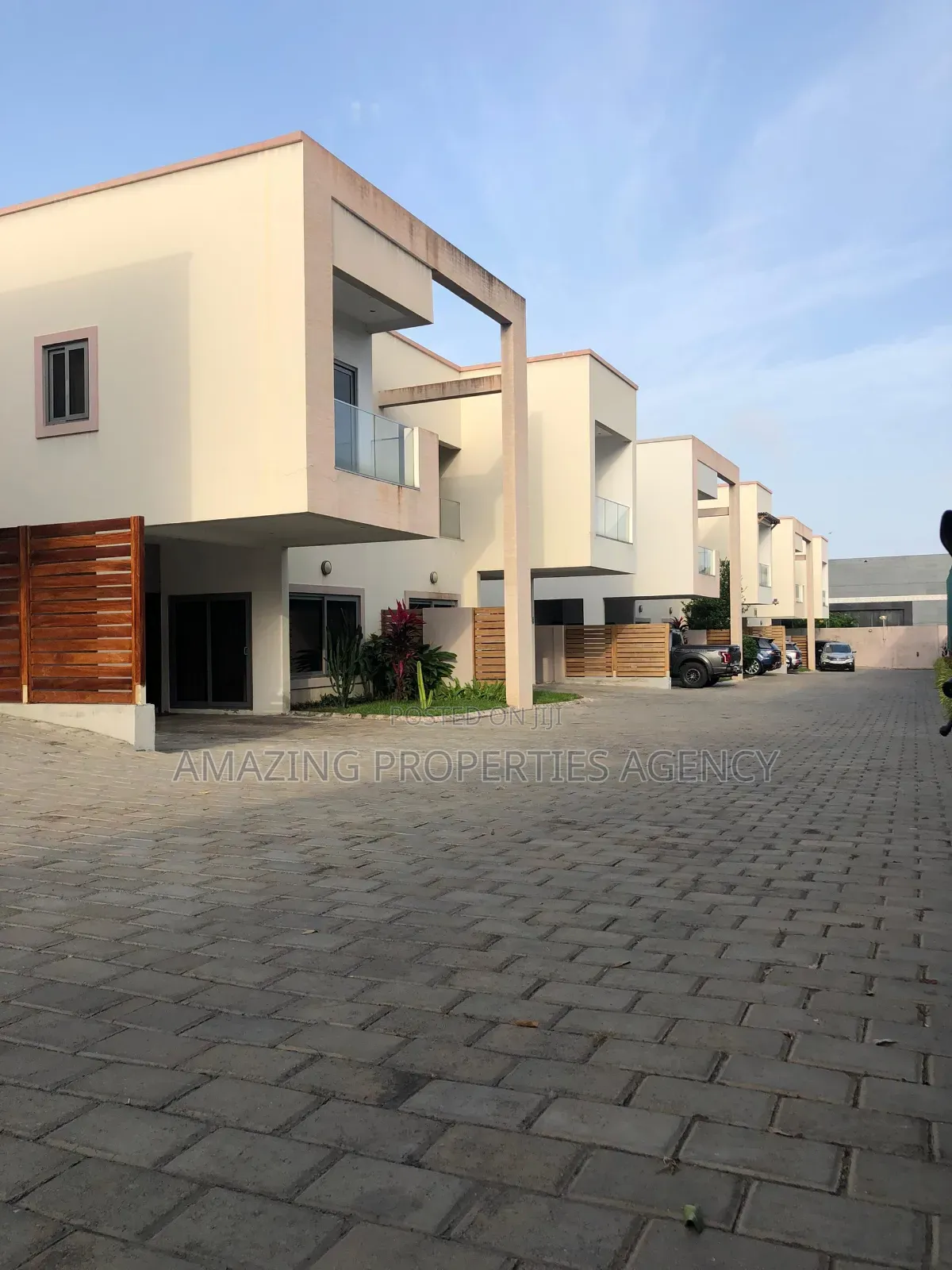 3bdrm Townhouse / Terrace in Cantonments for rent