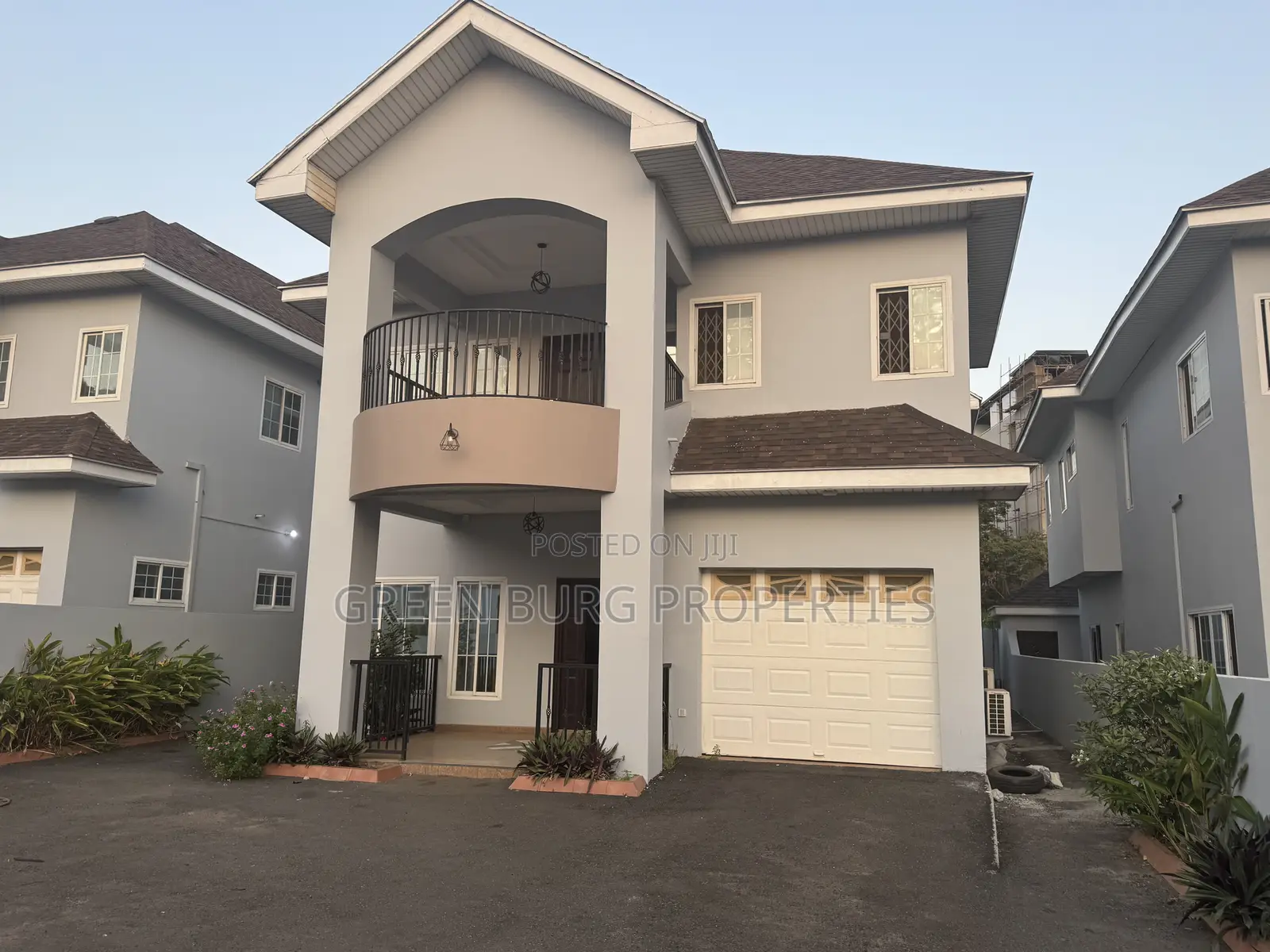 4bdrm Townhouse / Terrace in Cantonments for rent