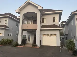 4bdrm Townhouse / Terrace in Cantonments for rent
