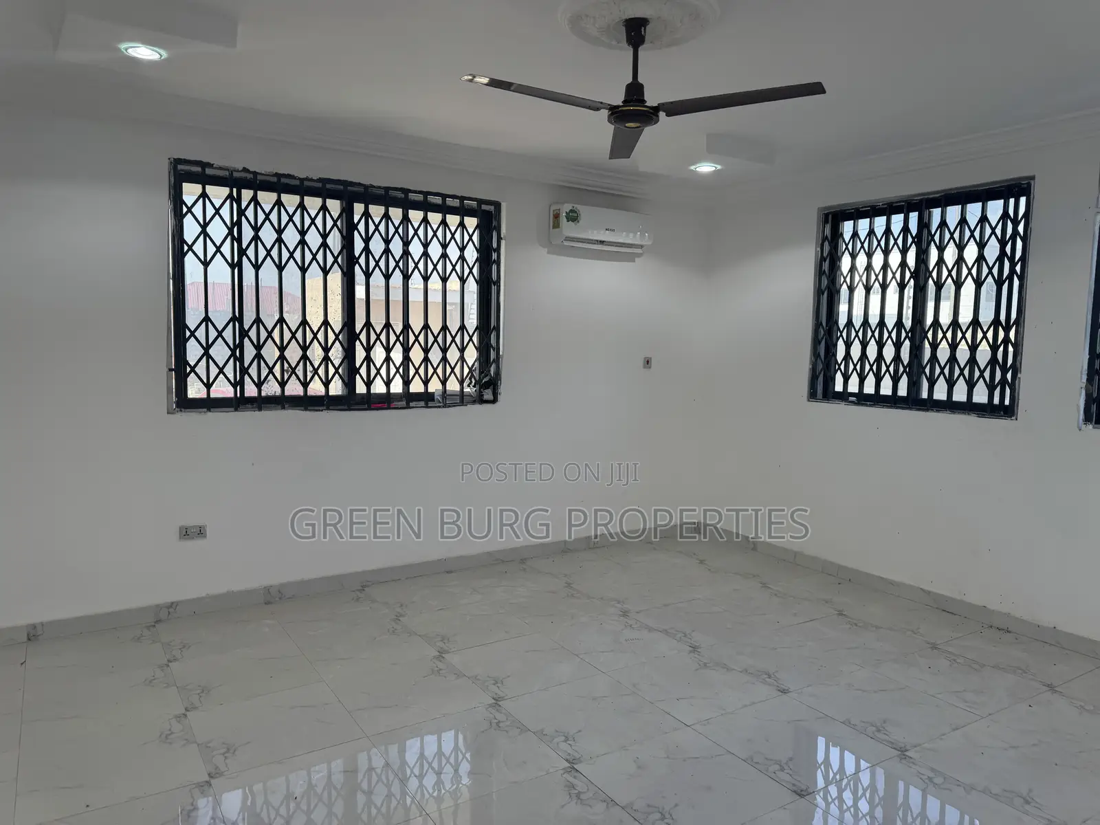 4bdrm Townhouse / Terrace in Cantonments for rent