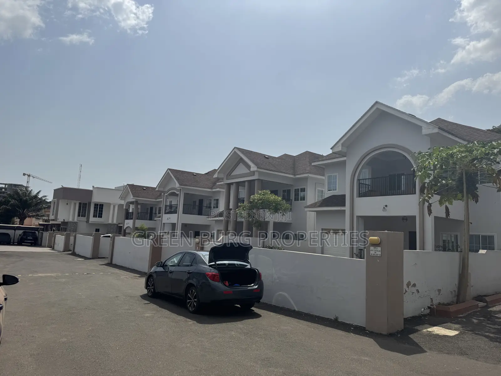 4bdrm Townhouse / Terrace in Cantonments for rent