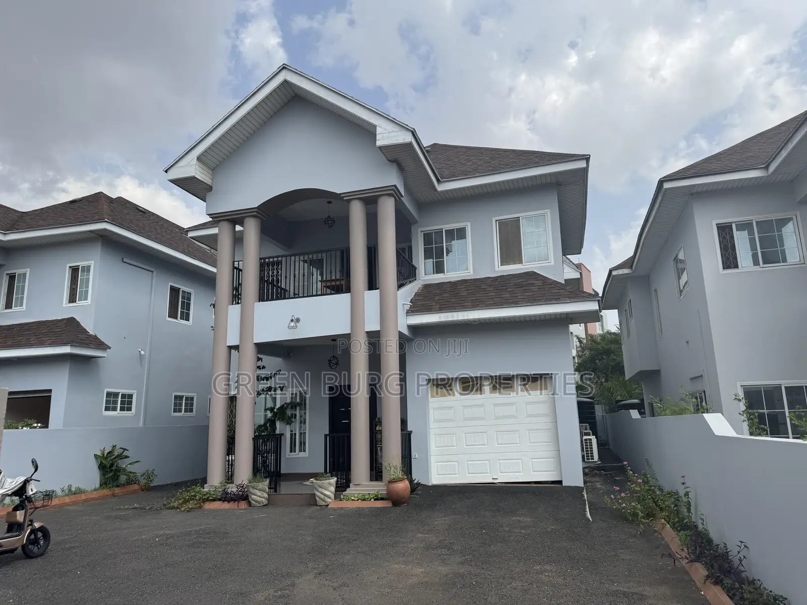 4bdrm Townhouse / Terrace in Cantonments for rent