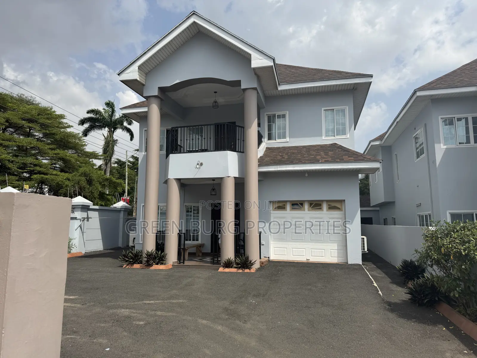 4bdrm Townhouse / Terrace in Cantonments for rent