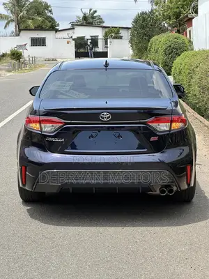 Toyota Corolla SE 2020 Blue