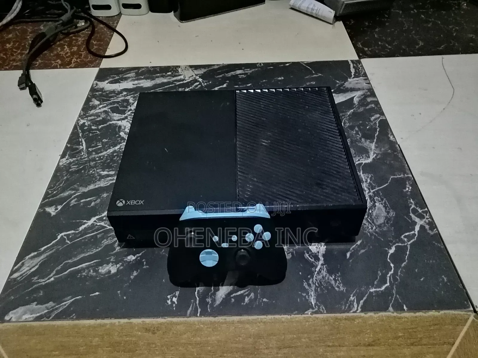 Xbox One With 10 Games Installed + 1 Pad