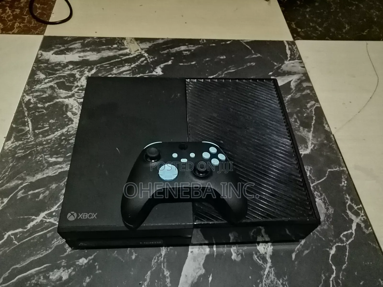 Xbox One With 10 Games Installed + 1 Pad