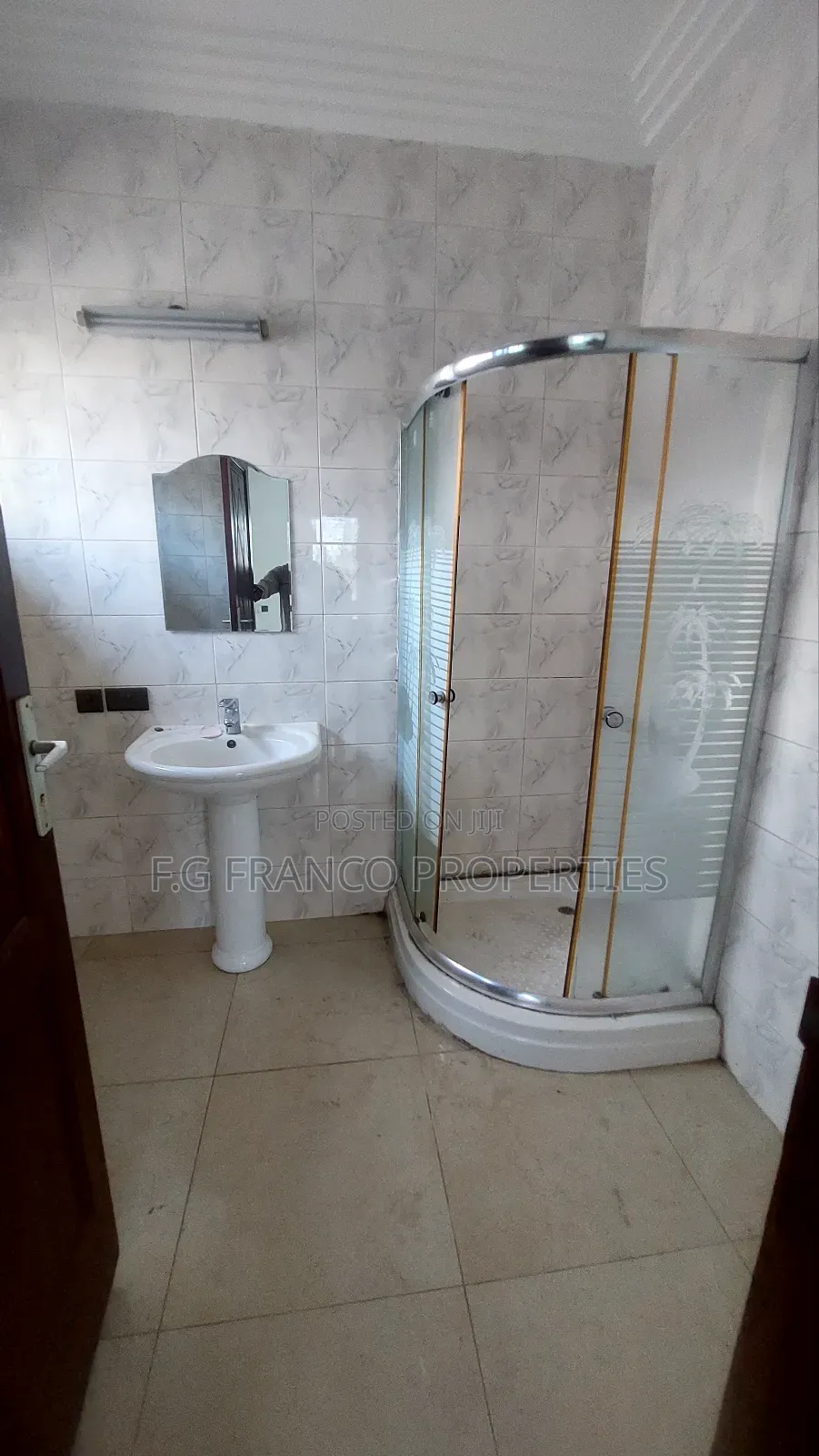 5bdrm House in Kg. Franco, Airport Residential Area for rent