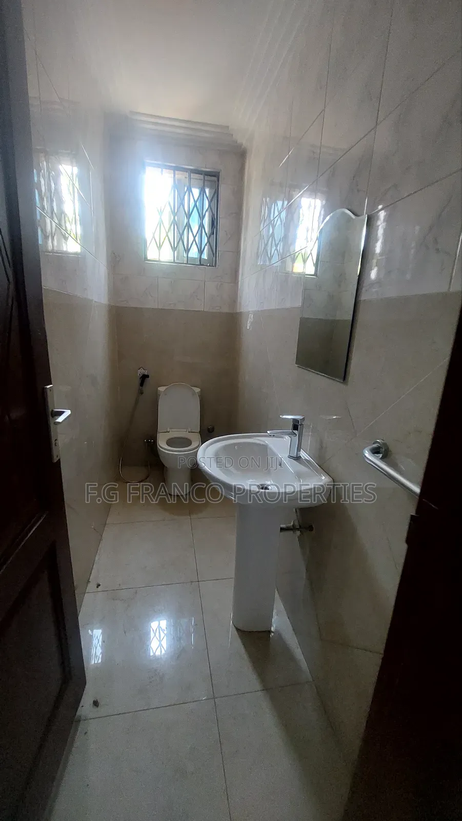 5bdrm House in Kg. Franco, Airport Residential Area for rent