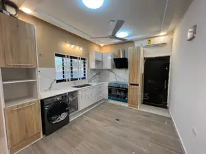 4bdrm House in Skm, Spintex for sale
