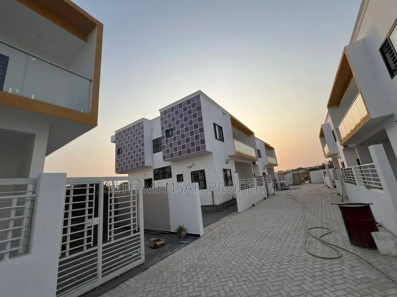 4bdrm House in Skm, Spintex for sale