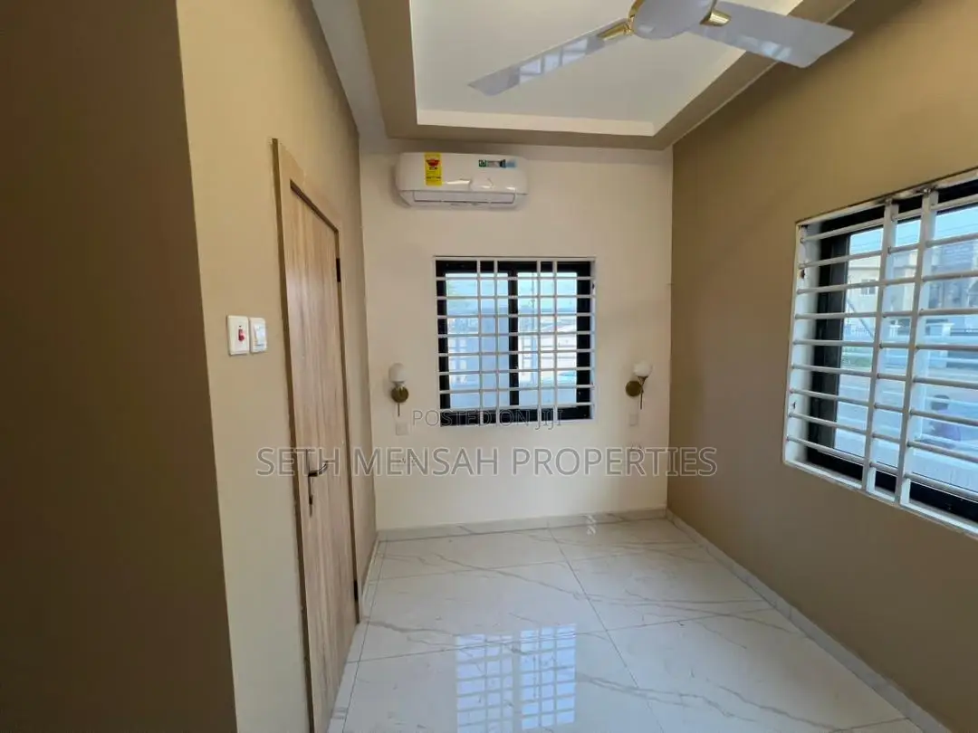 4bdrm House in Skm, Spintex for sale