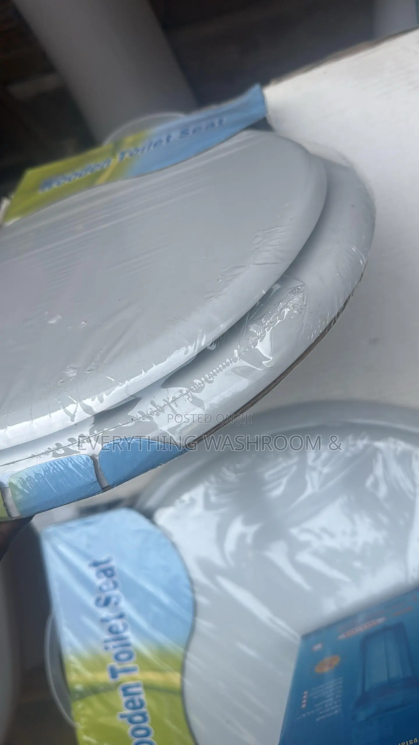 Wooden Toilet Seat Cover_ White Color Wooden Seat Cover