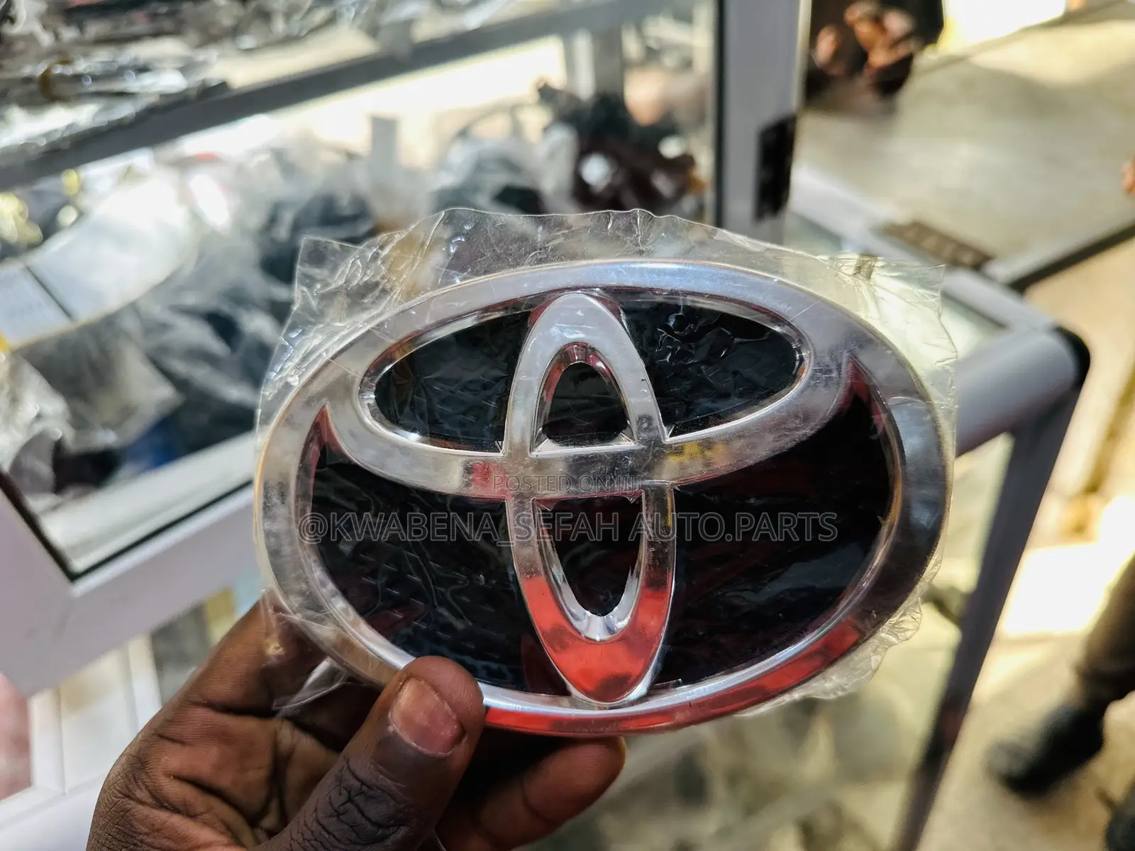 Original Brand Toyota Crowns Available for All Cars