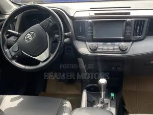Toyota RAV4 LE AWD (2.5L 4cyl 6A) 2017 Green
