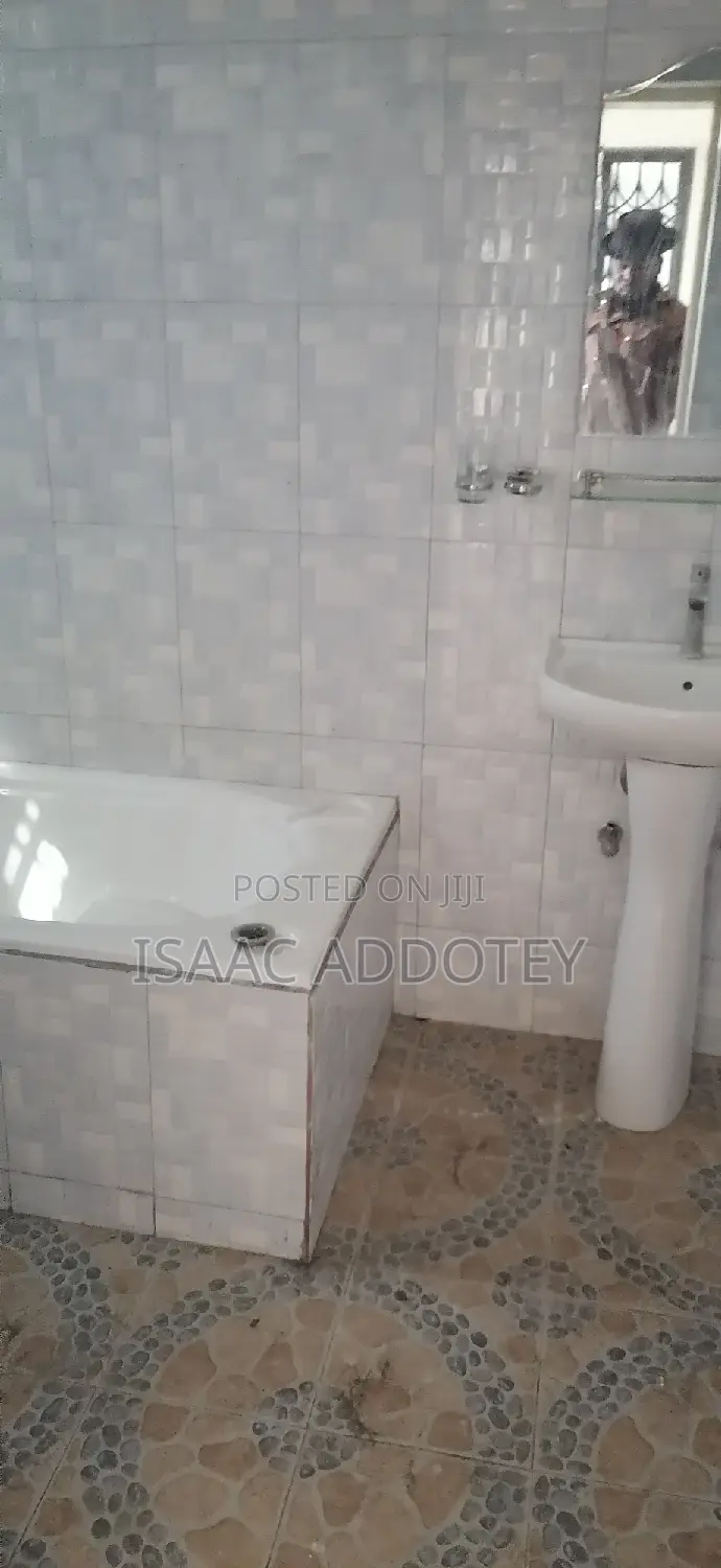 2bdrm Apartment in Spintex for rent