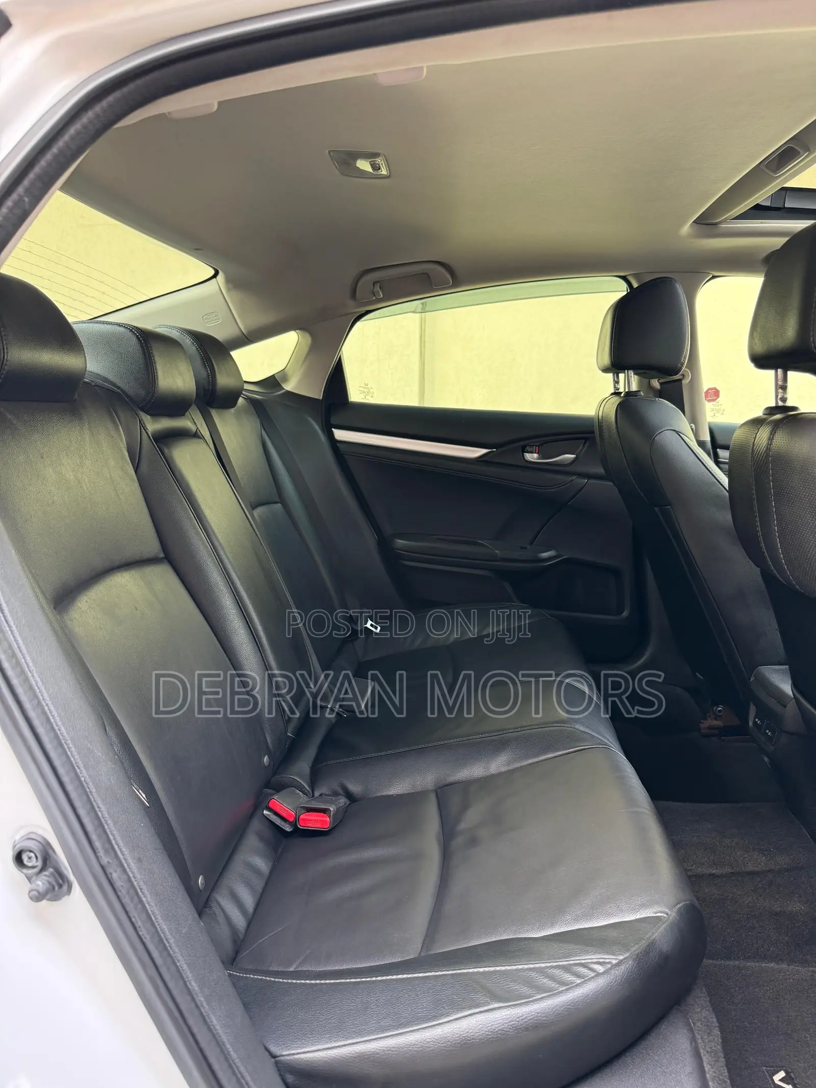Honda Civic Touring 4dr Sedan (1.5L 4cyl) 2017 White