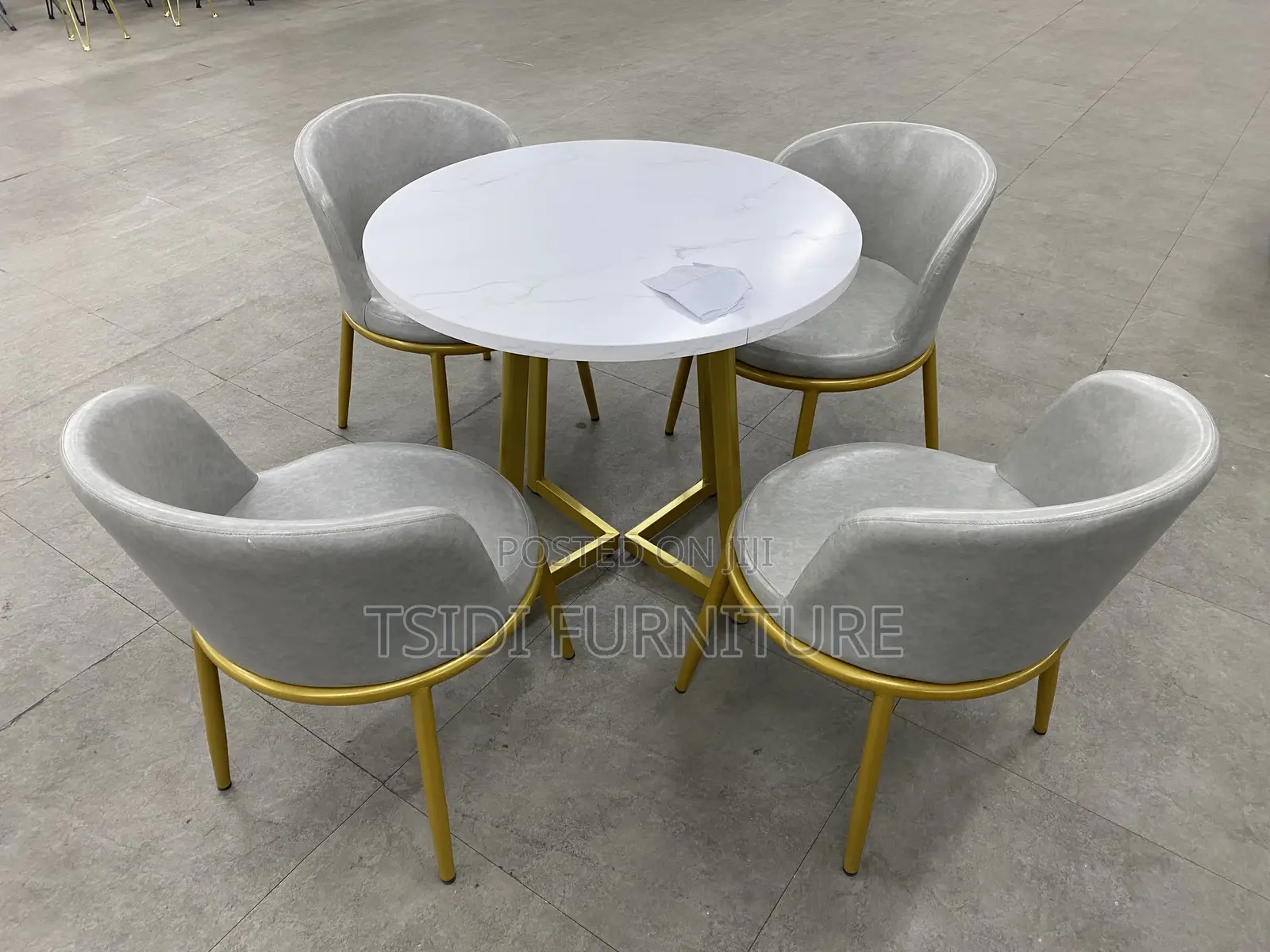 Dining Table With Four Strong Chairs