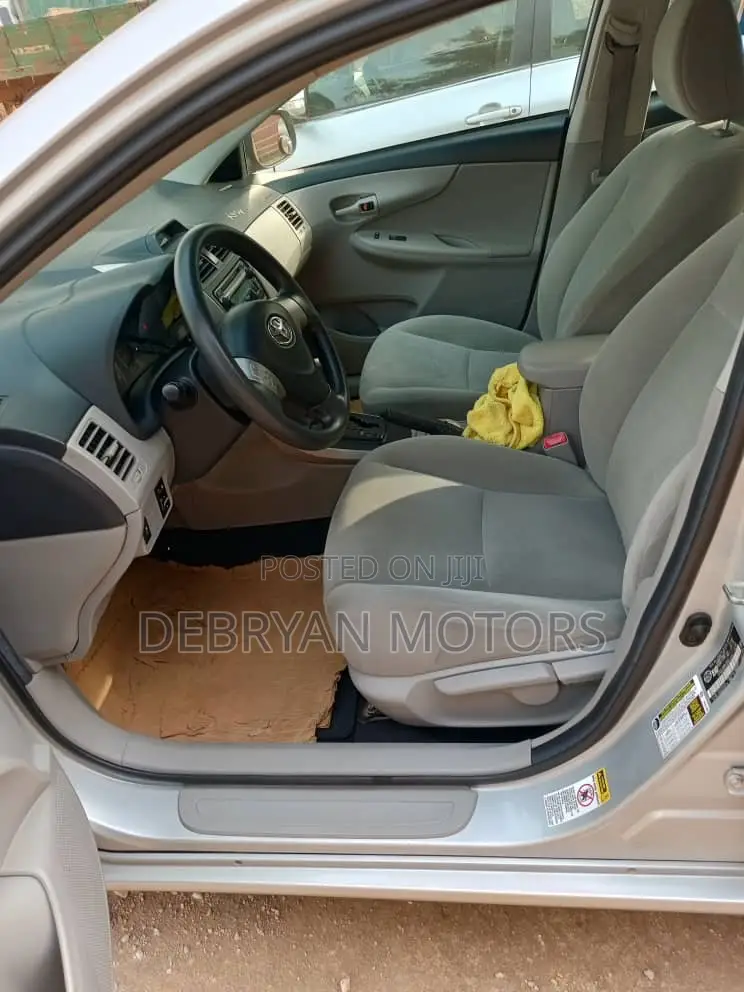 Toyota Corolla 2013 Silver