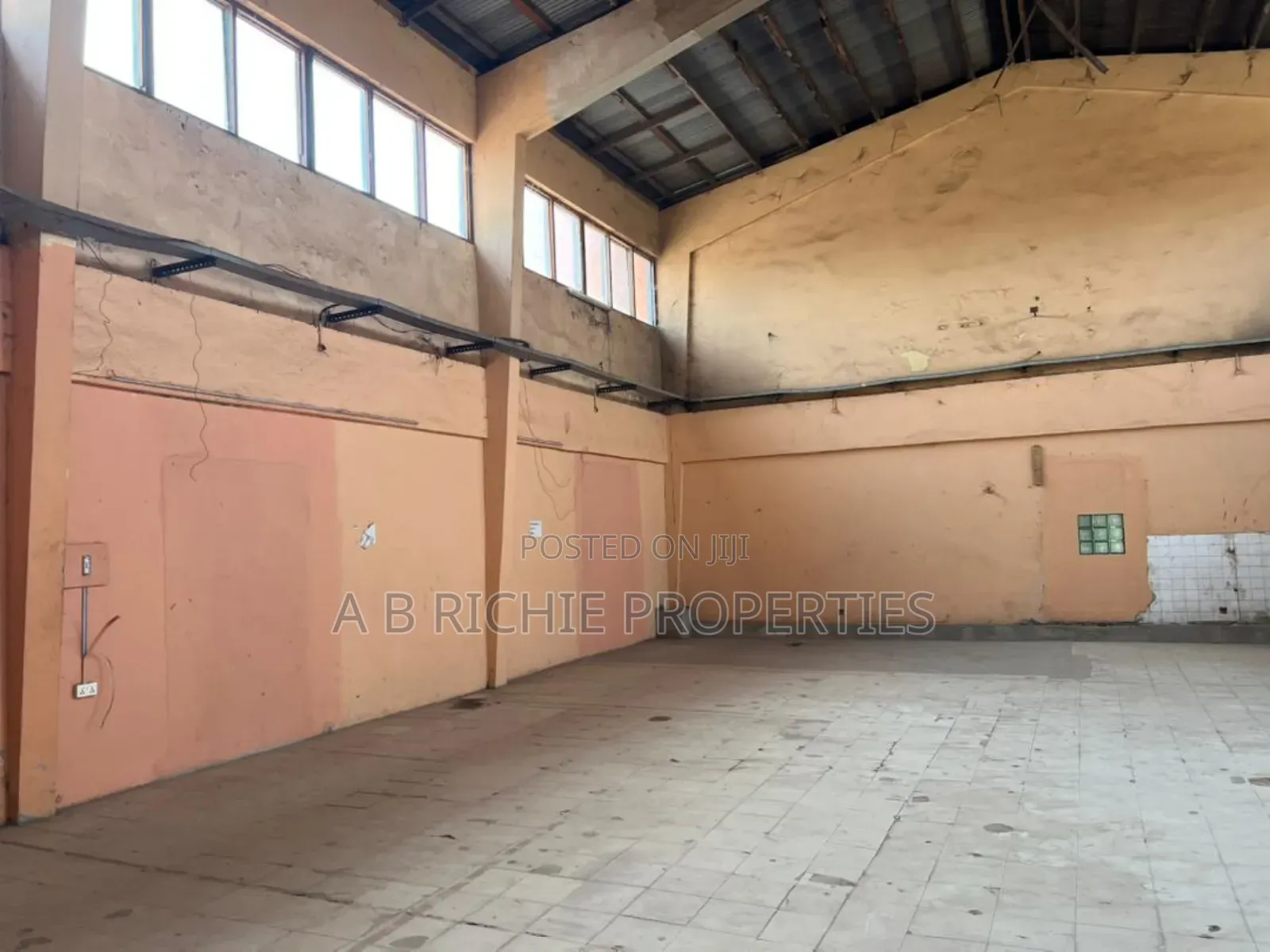 213sqm Warehouse for Rent at Tema C9