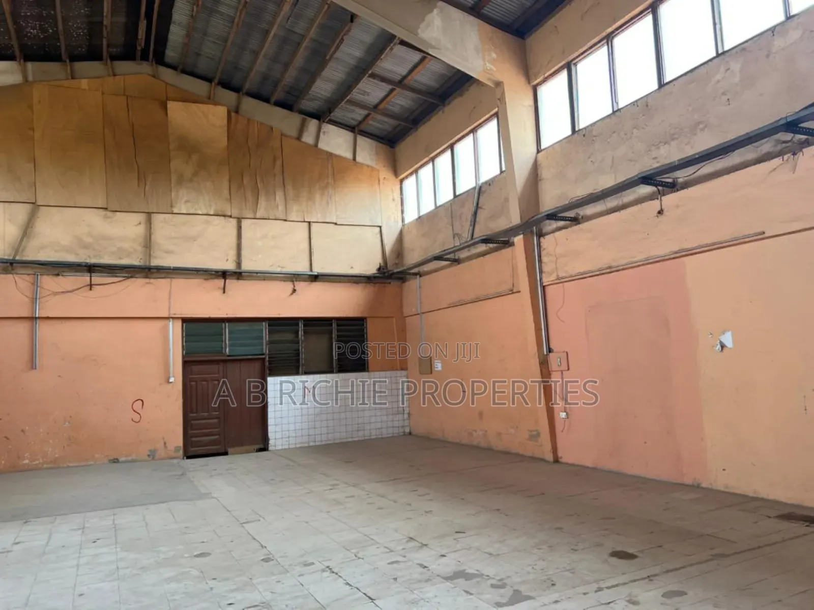 213sqm Warehouse for Rent at Tema C9