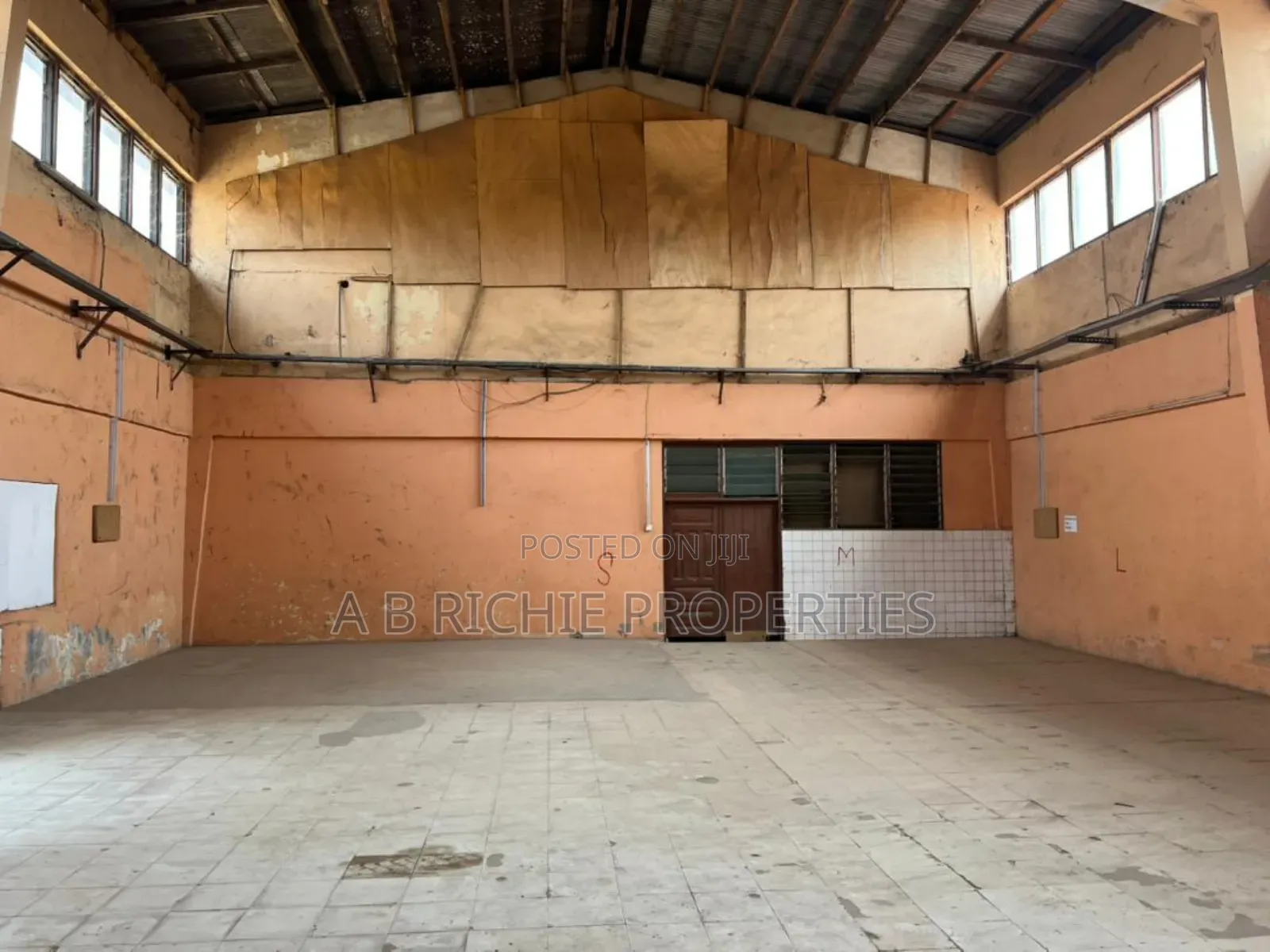 213sqm Warehouse for Rent at Tema C9