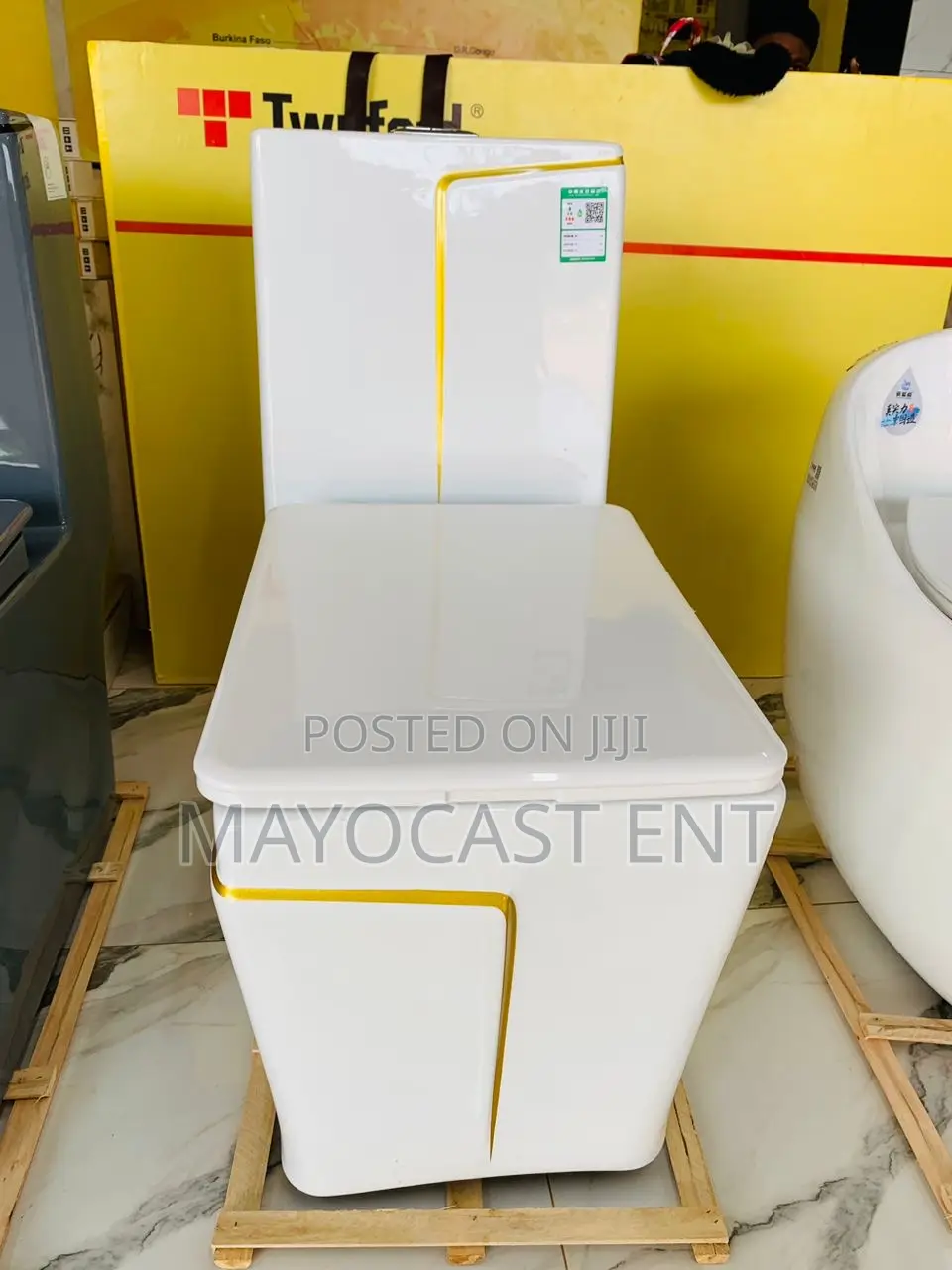 Luxury Toilet Seat ~ Water Closet