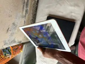 Apple iPad 9.7 32 GB