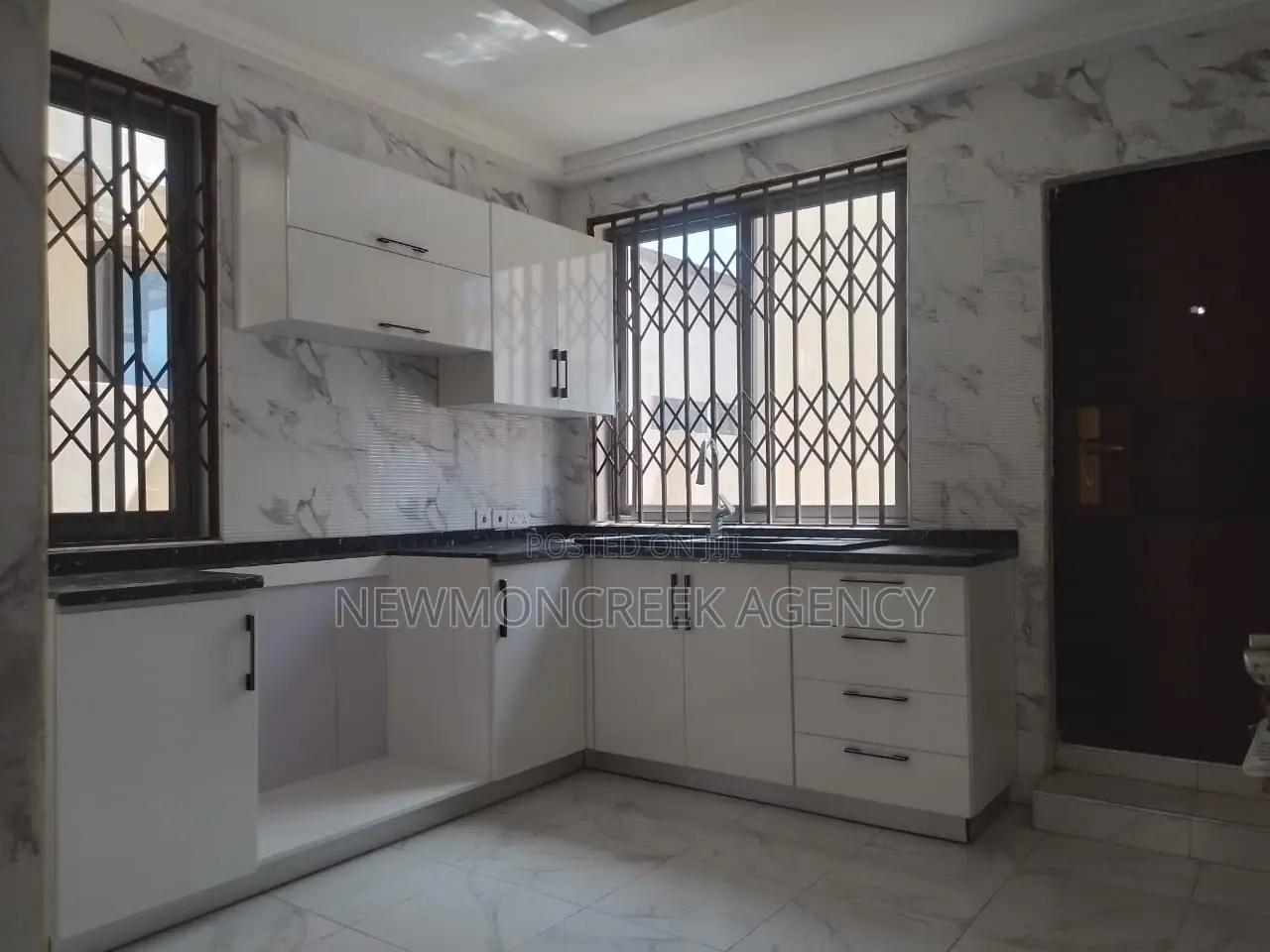 3bdrm Duplex in Gated Estate, Oyarifa for rent