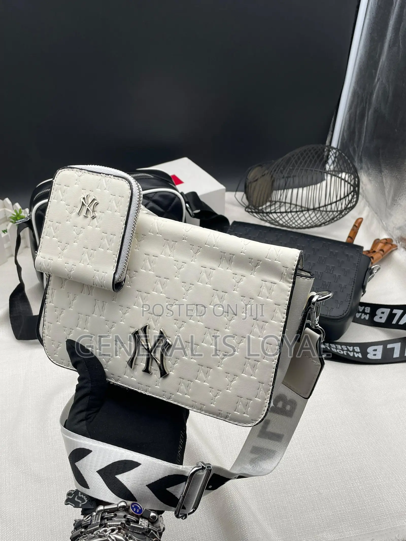 New York Crossbody Bag
