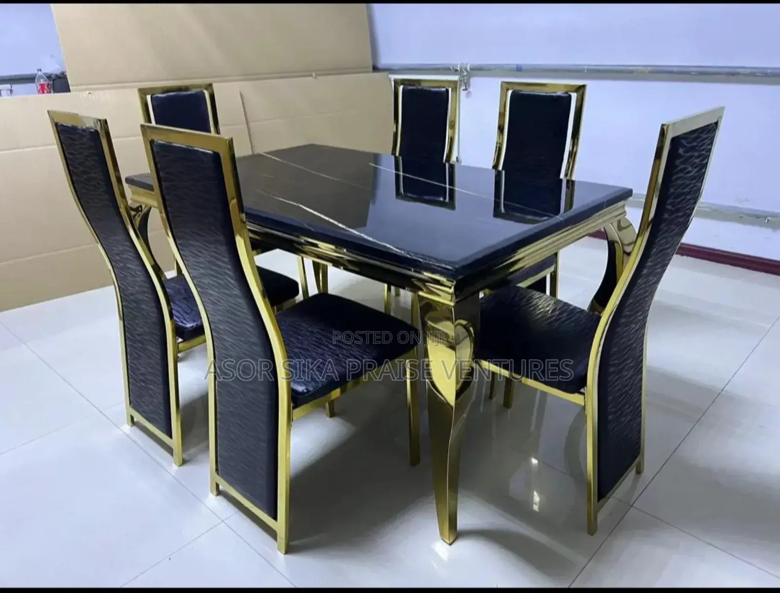 Ddinning Tableand Chair
